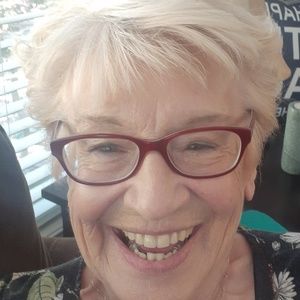 Meet your Posher, Cynthia